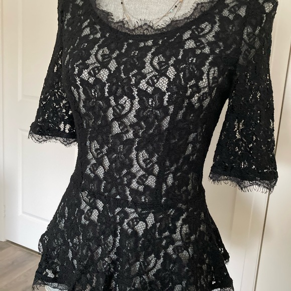 Babaton, Aritsia Tops - Elegant Black Lace Top